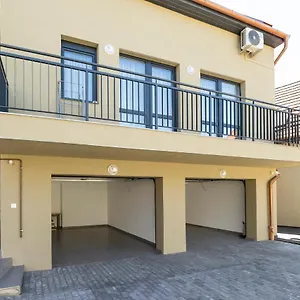 Apartman Star, Eger