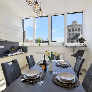 Apartman Domino, Eger